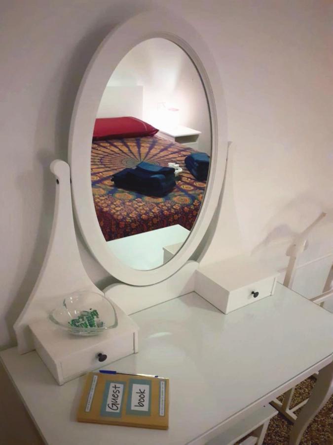 La Tana Tra I Tetti Bed & Breakfast Genoa Ngoại thất bức ảnh